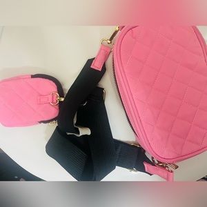 Check it out still new 👛💼🧳🎒👝